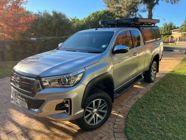 Cloud Camper Easy Set Up Waterproof Slimline Car Hardshell Rooftop Tent 4x4 Off-road Camping Hard Shell Roof Top Tent